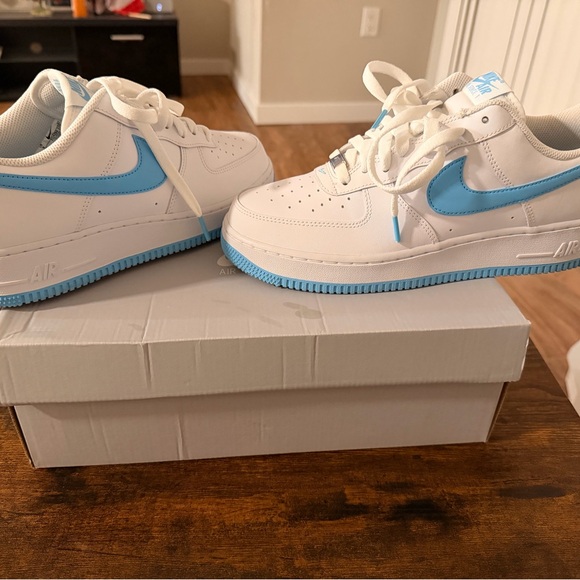 Nike  Air Force 1 Low - White & Light Blue - Picture 5 of 7
